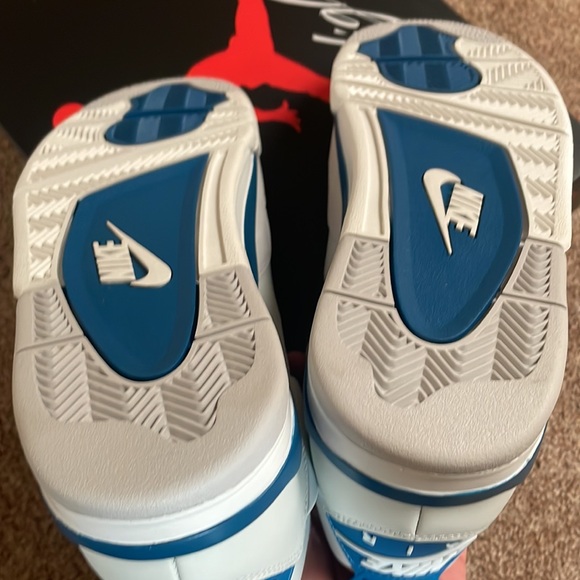 Jordan 4 Retro Military Blue - Picture 4 of 7